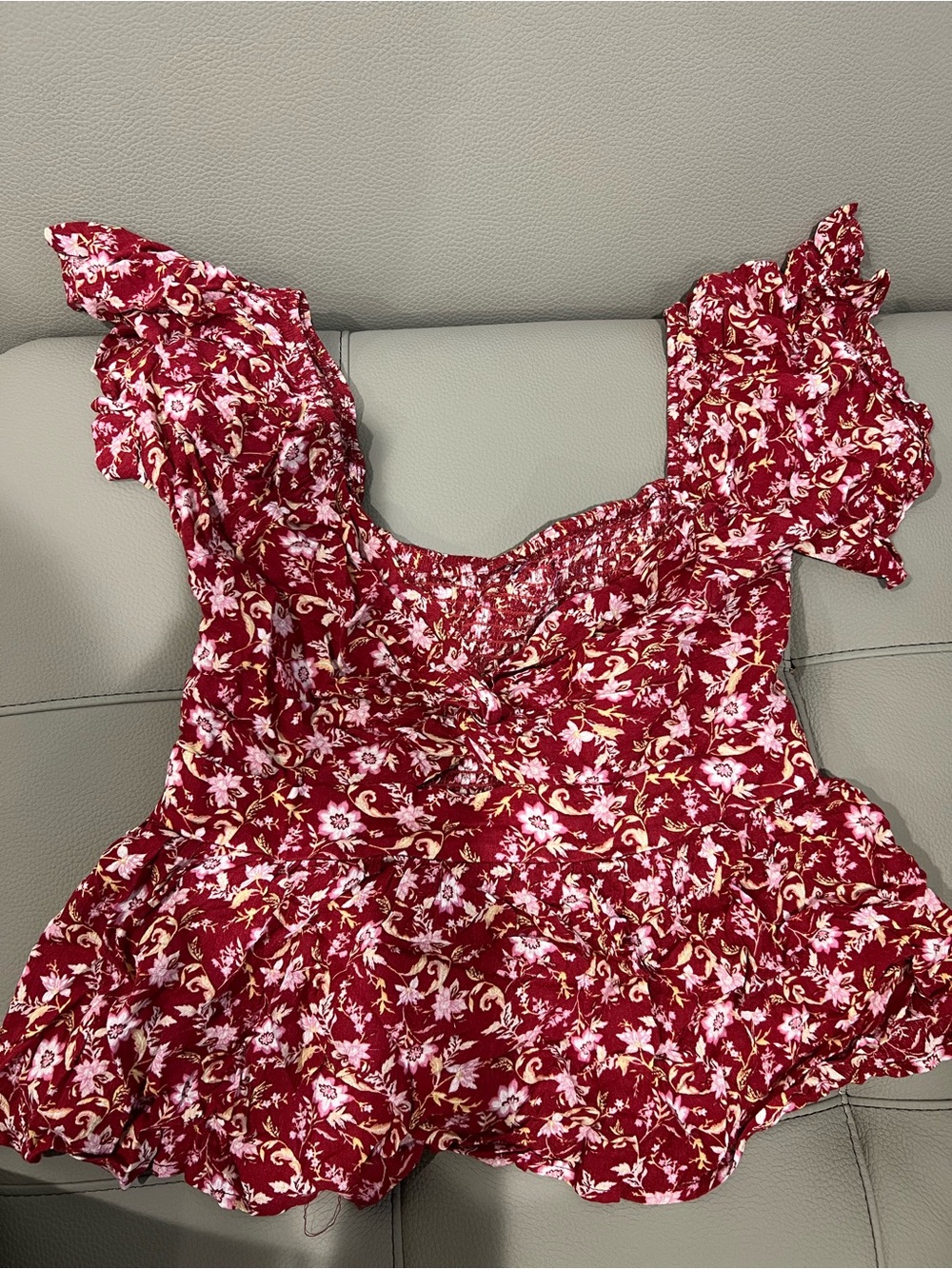 Women’s Red Floral Ruffle-Sleeve Top